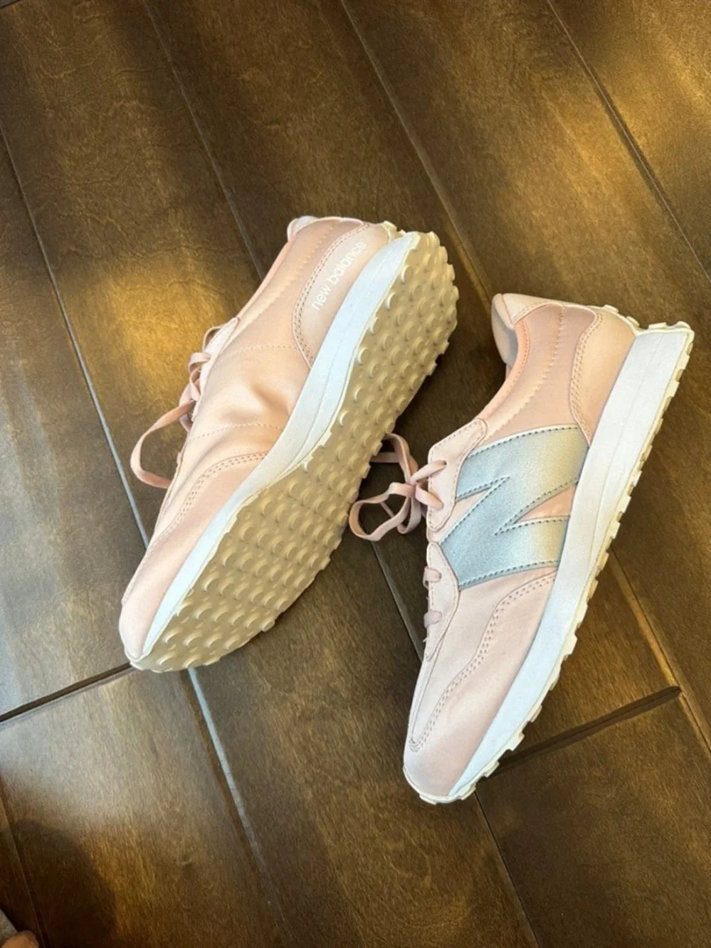 NEW BALANCE SNEAKERS